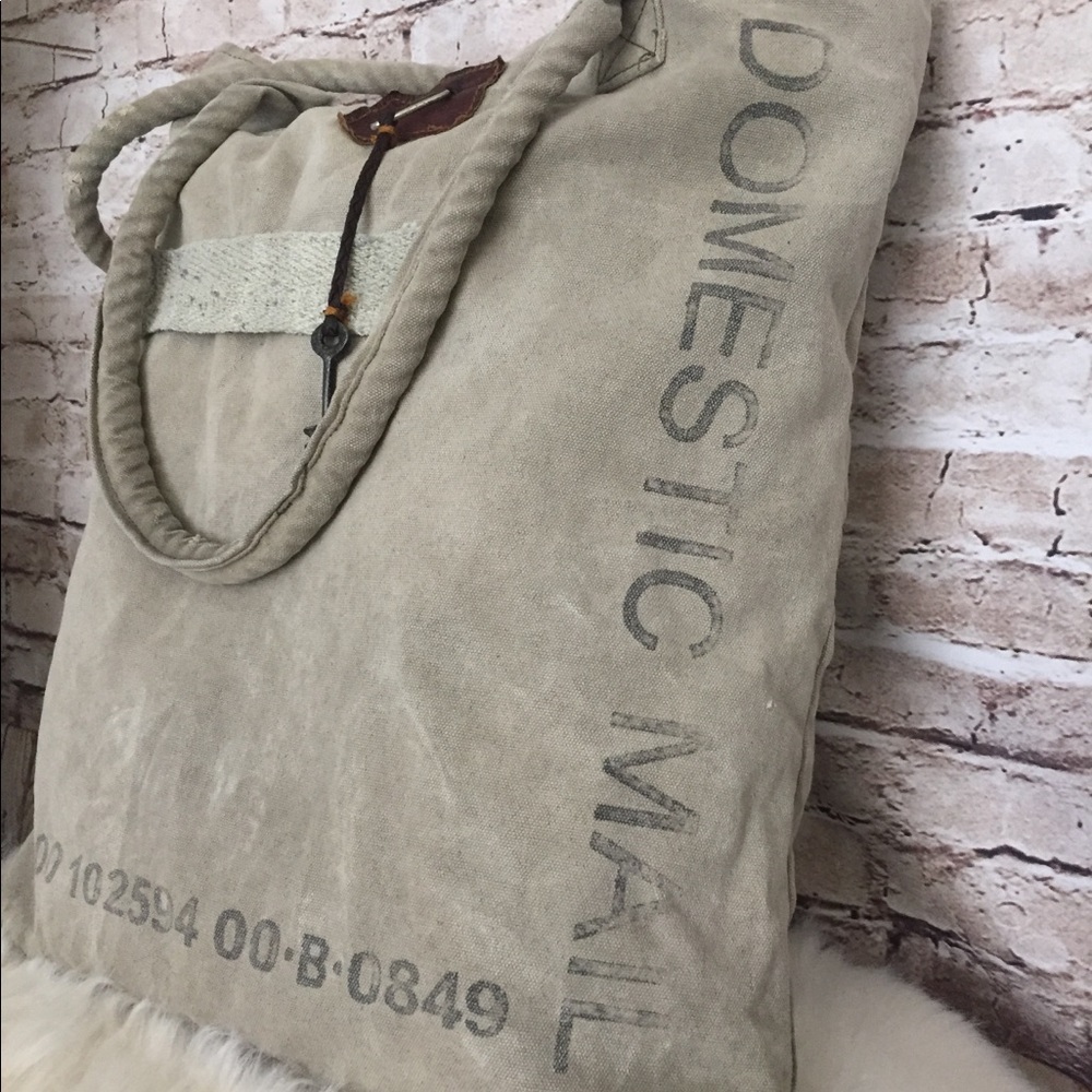 2/$25 Fantastic canvas “domestic mail” tote bag